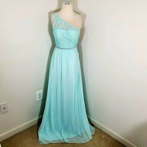 NWT Speechless junor sz 1 $99 1 shoulder dress